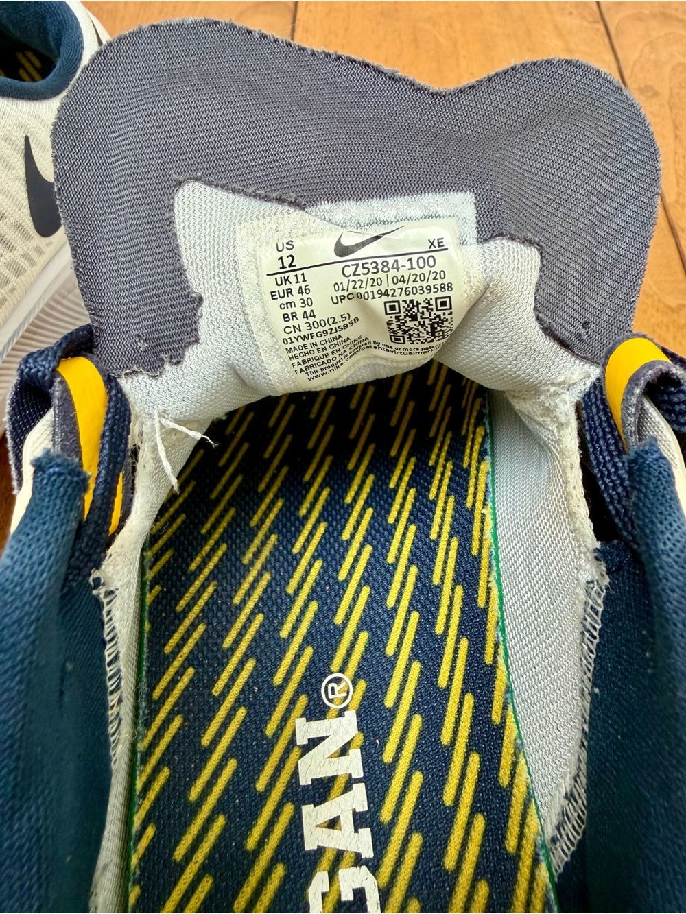 Nike Air Zoom Pegasus 37 Michigan Wolverines Running Shoes Men’s Size 12 - Picture 6 of 7